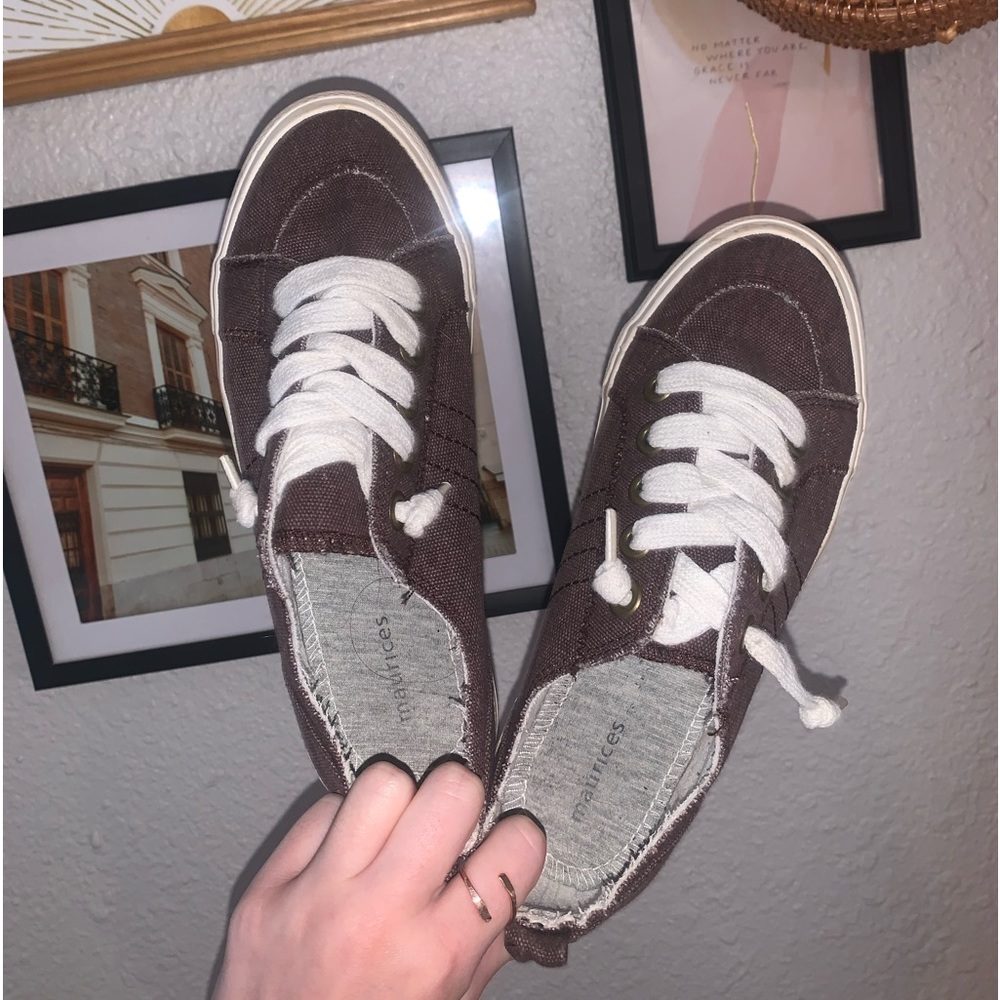 Womens canvas sneakers